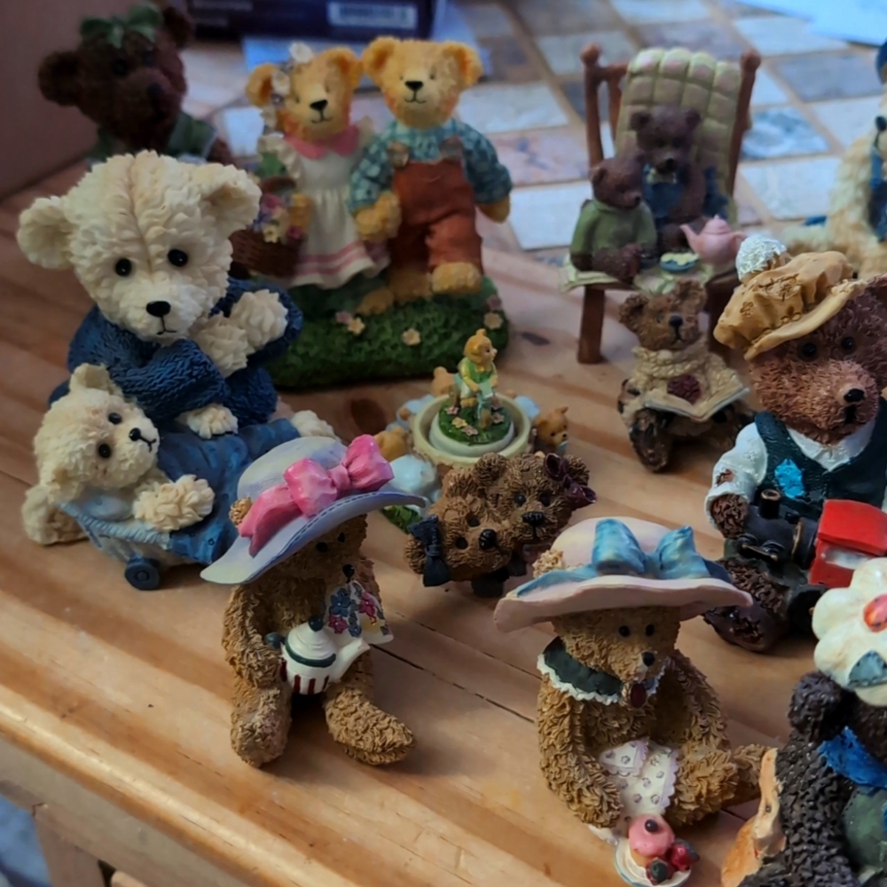 17 PC's Resin teddy bear figurines